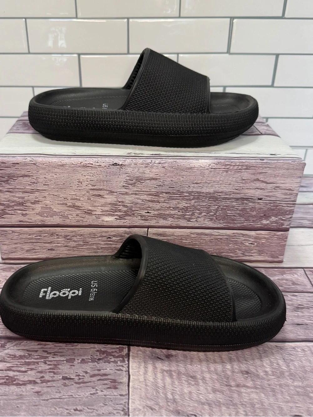 Floopi Womens Slides with Cloud Support size 6